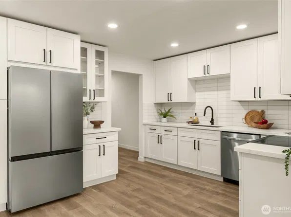 9715 NE Juanita Drive #B107, Kirkland, WA 98034