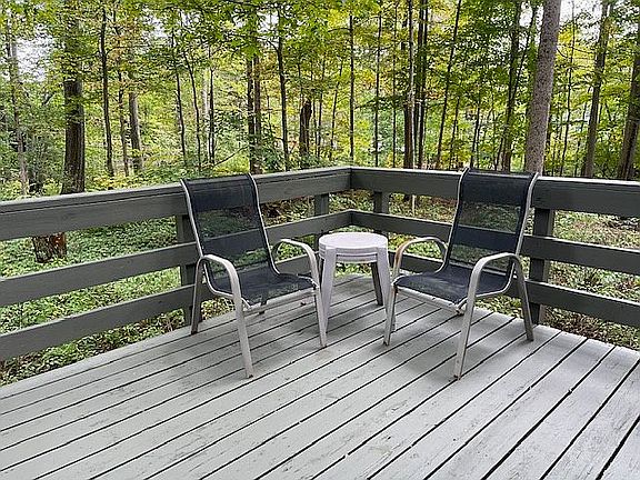 Beck Deck with Seating