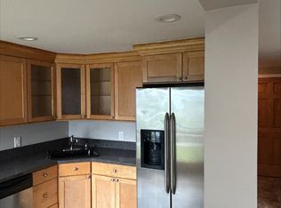 25 S Bay Dr FLOOR 1, Babylon, NY 11702