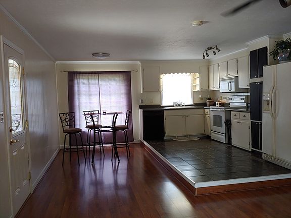 Breakfast Nook, Kitchen
