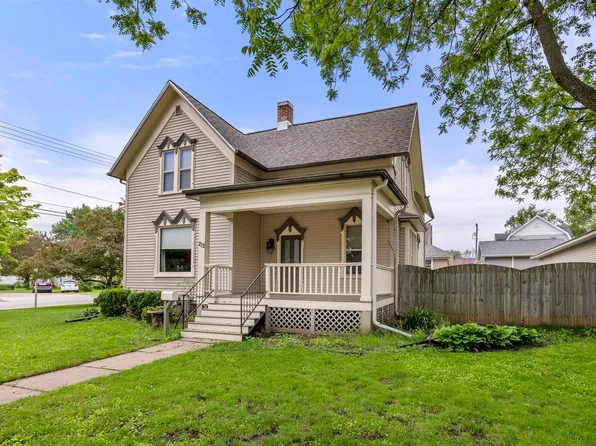 212 E Beacon Ave, New London, WI 54961