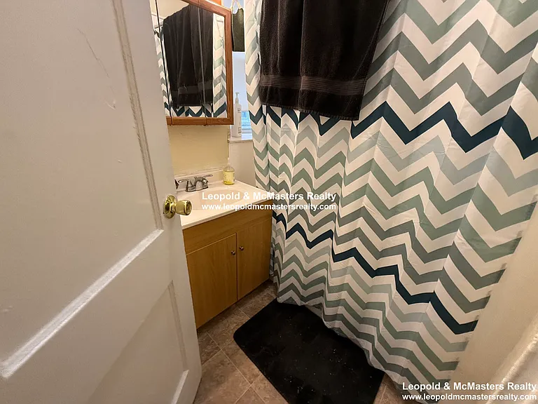 Gorden St Apartments — Photo 14