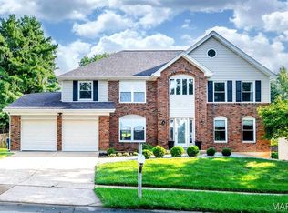 14455 White Pine Ridge Ln, Chesterfield, MO 63017