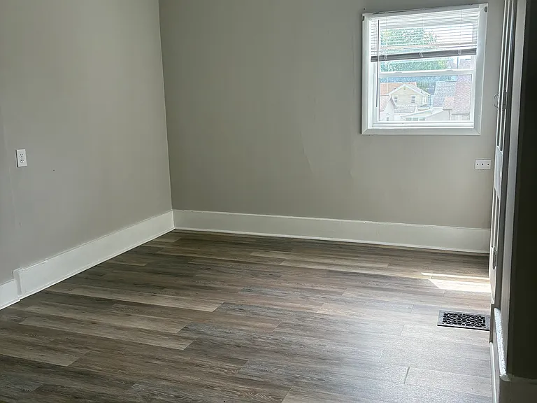 150 Front St SW — Photo 12