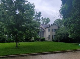 15 N Sherwood Dr, Lincolnshire, IL