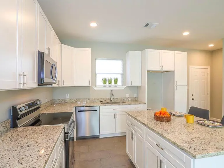 6409 Carver Rd — Photo 12