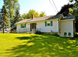 711 Saint Paul Rd, Zumbrota, MN 55992