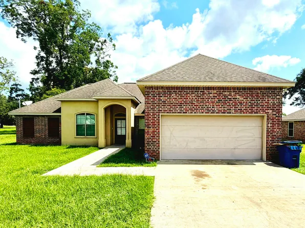213 Louisiana Dr, Saint Martinville, LA 70582