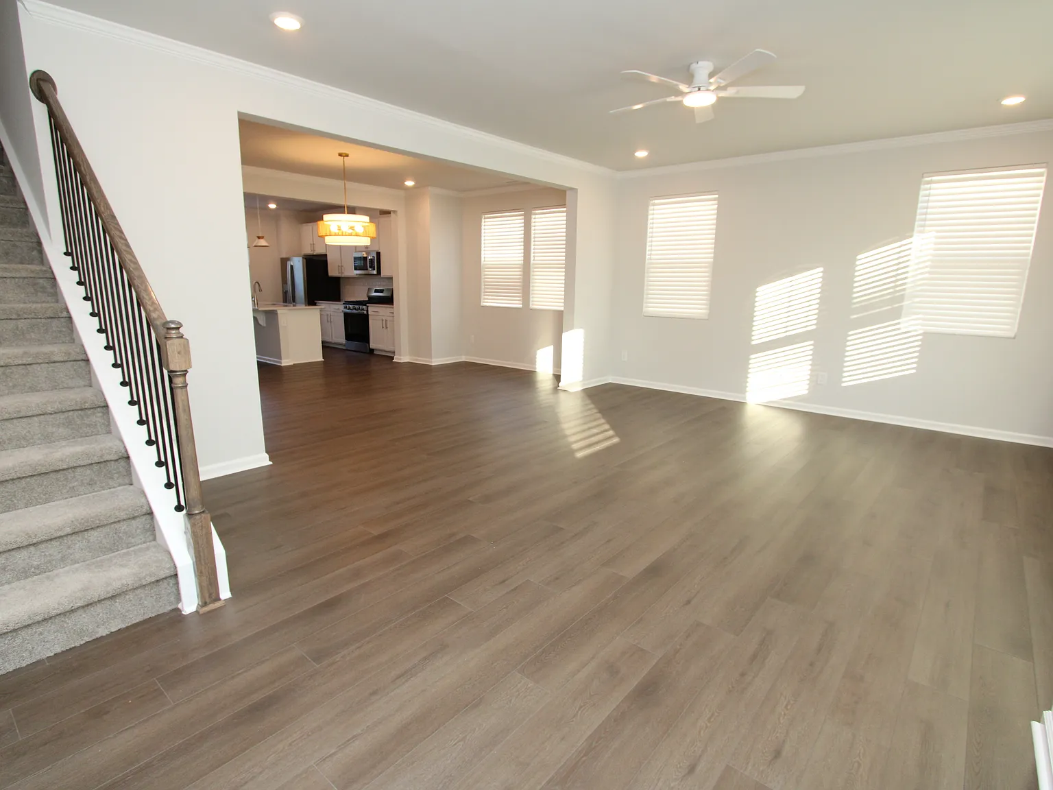 4 bed, 3.5 bath, 2410 sqft, $2,395 — Photo 4