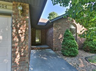 604 S Main St, Willard, MO 65781