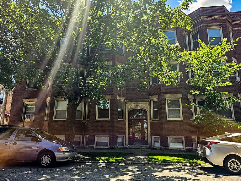 2327 W 35th Pl #3 — Photo 1