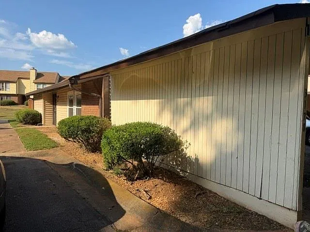 2 bed, 1.0 bath, 994 sqft, $1,400 — Photo 3