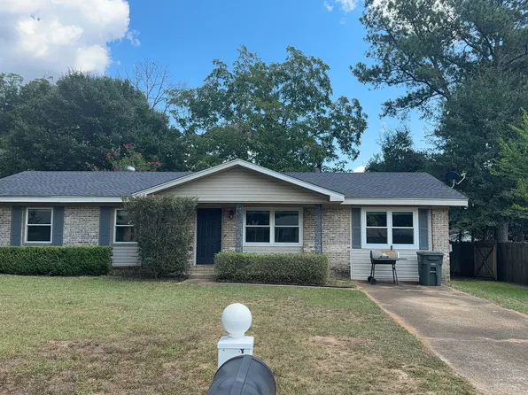210 Chinook Dr, Enterprise, AL 36330