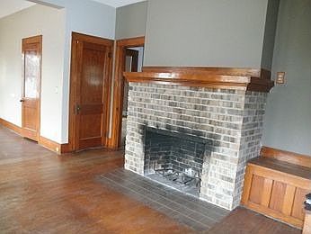 2nd image of 106 W Union St