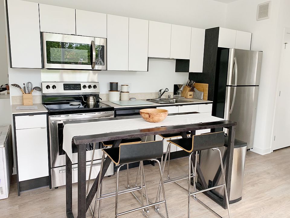 1st image of 2015 Lyndale Ave S #605