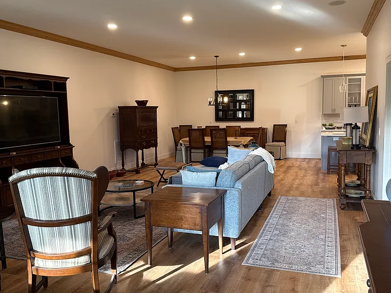 Broadleaf Dr — Photo 8