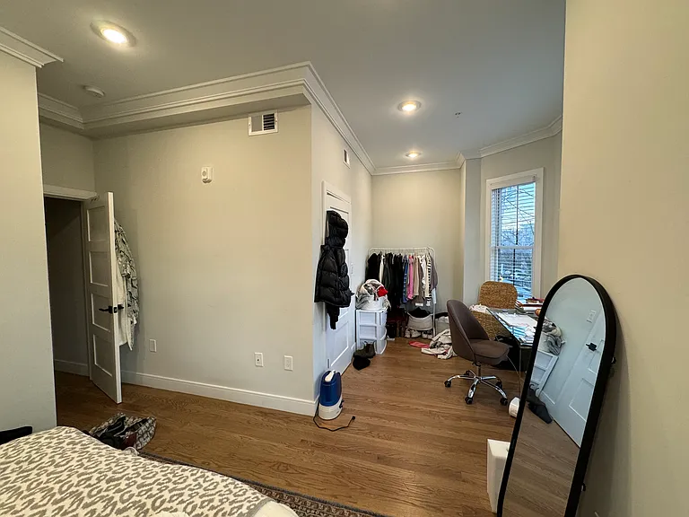 464 Sumner St #2 — Photo 15