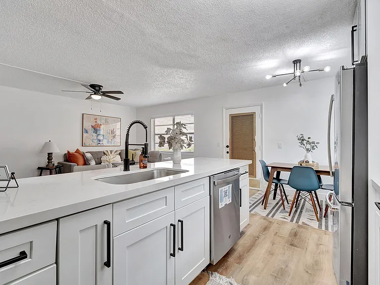 52 Burgundy Dr #B — Photo 19