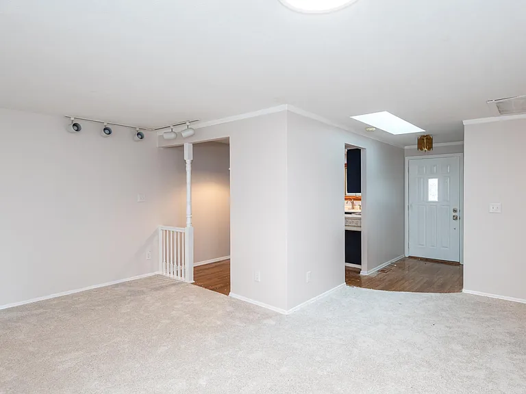6757 Summerdale Dr — Photo 6