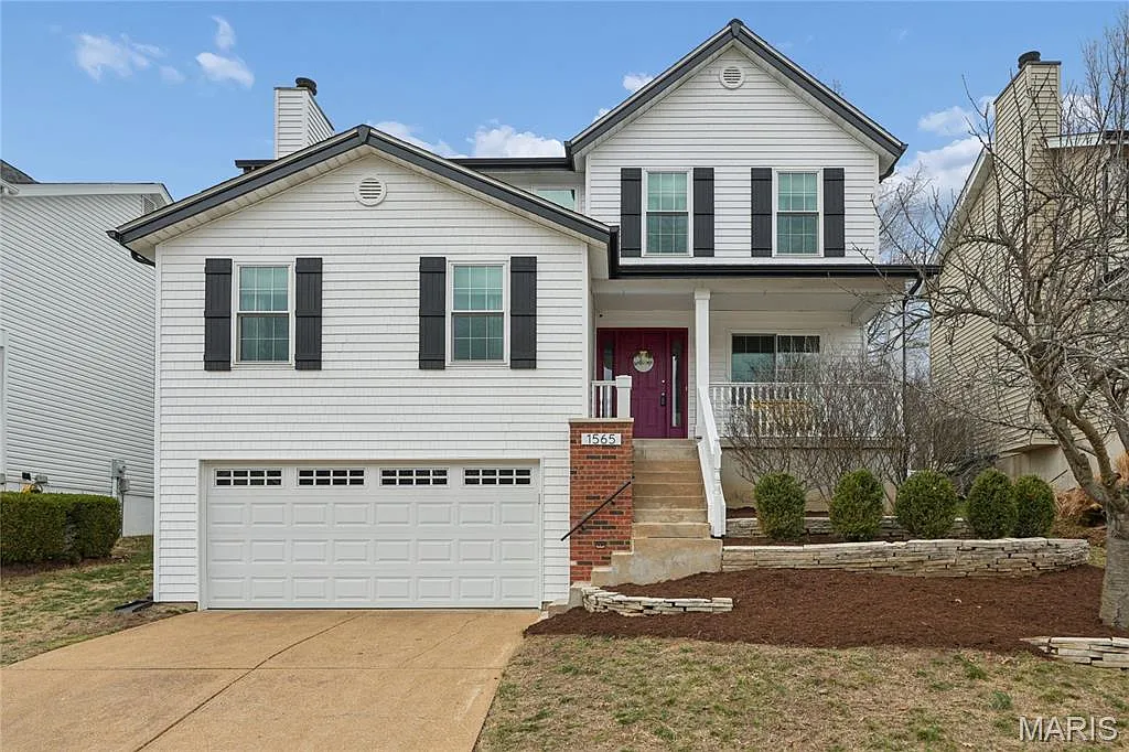 1565 Glenn Brooke Woods Cir photo 1