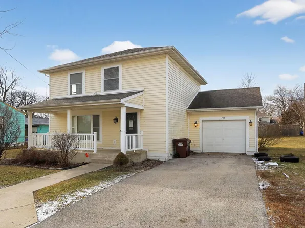 709 Cambridge Ave, Rockford, IL 61102