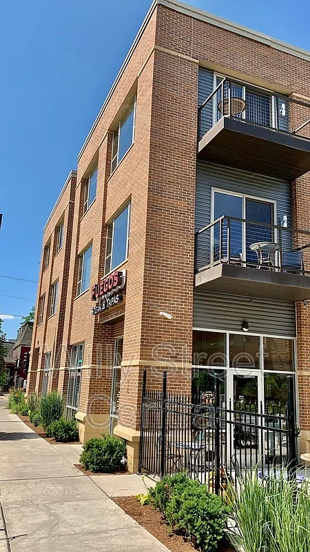 Building Photo - 315 S Paterson St #401