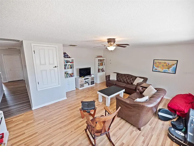 4904 Adair Oak Dr — Photo 29