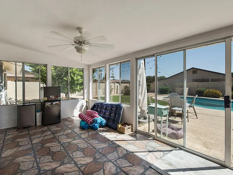3117 S Jentilly Ln — Photo 15
