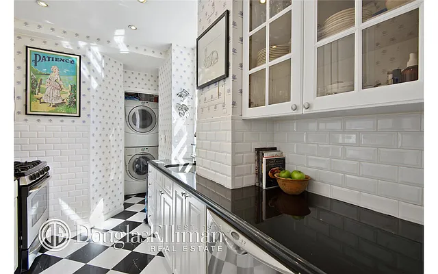 Sold by Douglas Elliman | media 24