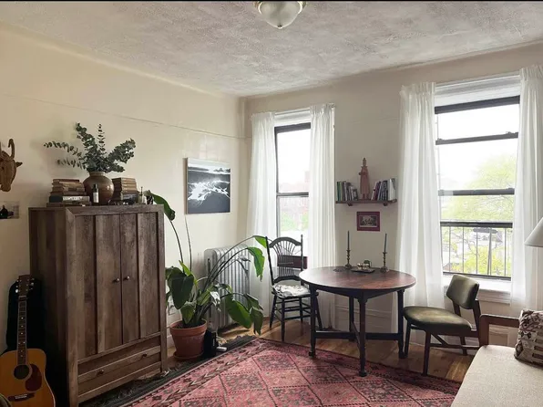 2307 Clarendon Road image 1 of 9