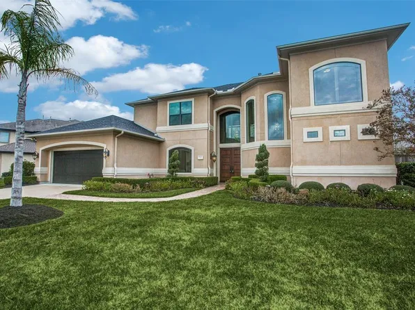 12401 Baymeadow Dr, Pearland, TX 77584