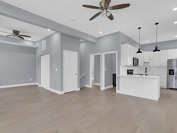 2nd image of 3500 Magnolia Ave #2R