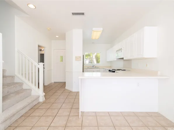 91-1051 Keoneula Blvd APT E2, Ewa Beach, HI 96706