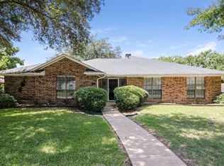 121 Diann St, Lancaster, TX 75146