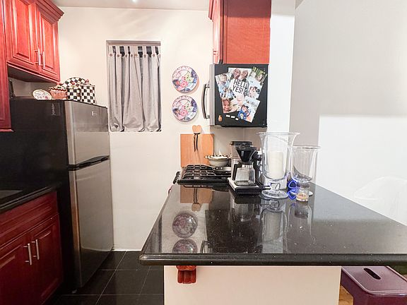 5th image of 420 E 82nd St APT 1L