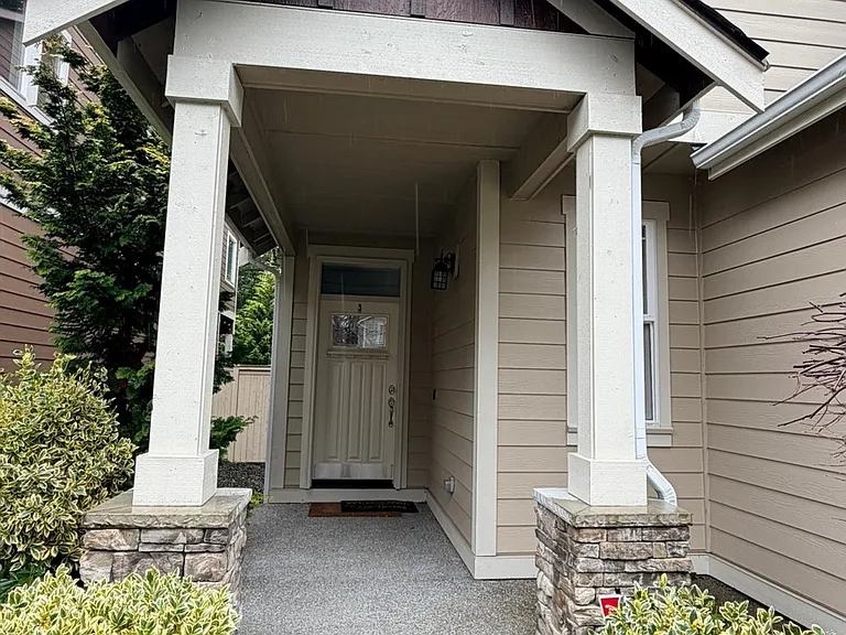 4254 Dudley Dr NE — Photo 2
