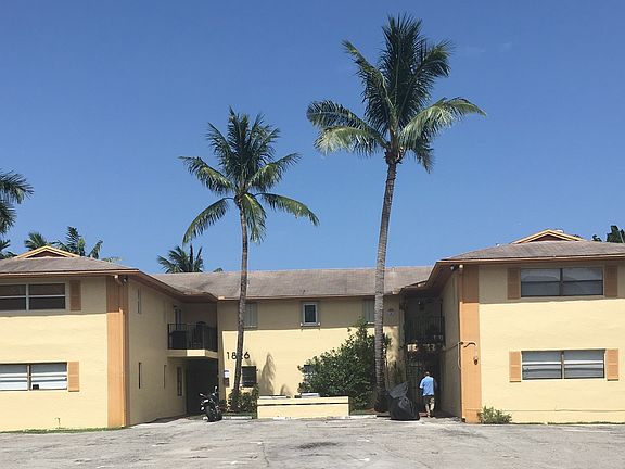 5th image of 1826 N Dixie Hwy APT 105
