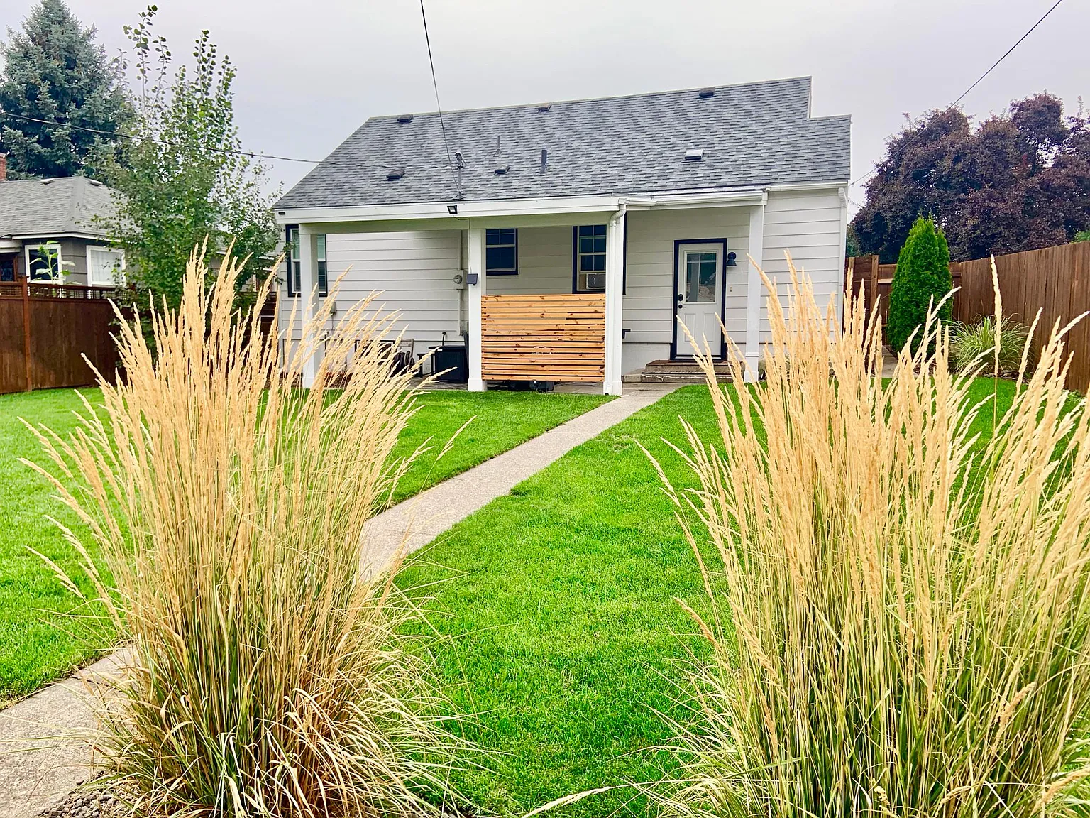 4 bed, 1824 sqft, $2,400 — Photo 3