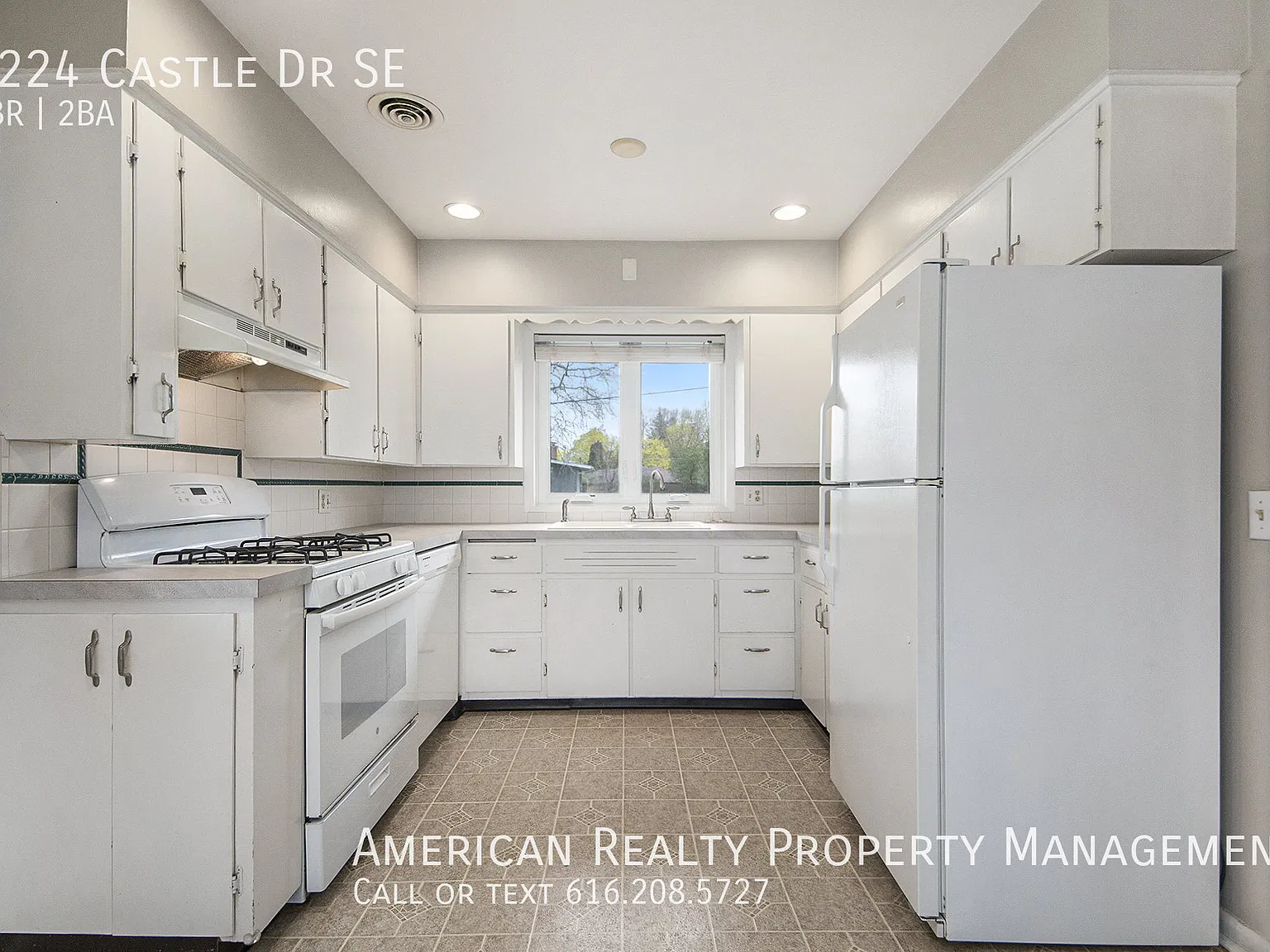 3 bed, 1.5 bath, 1118 sqft, $2,300 — Photo 3