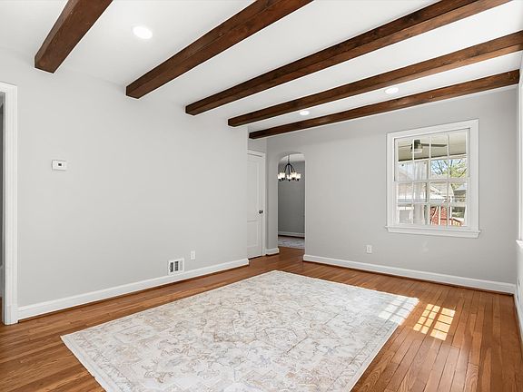 4th image of 2805 Ivydale St