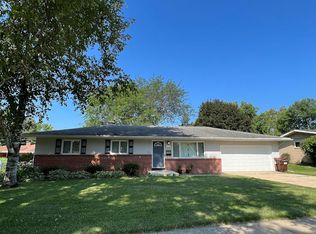 1054 Turkington Ter, Rochelle, IL 61068