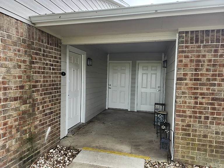 1008 S 8th St — Photo 7