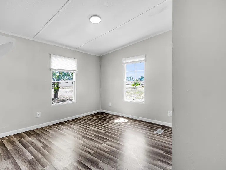 309 N Winchester Ln — Photo 2