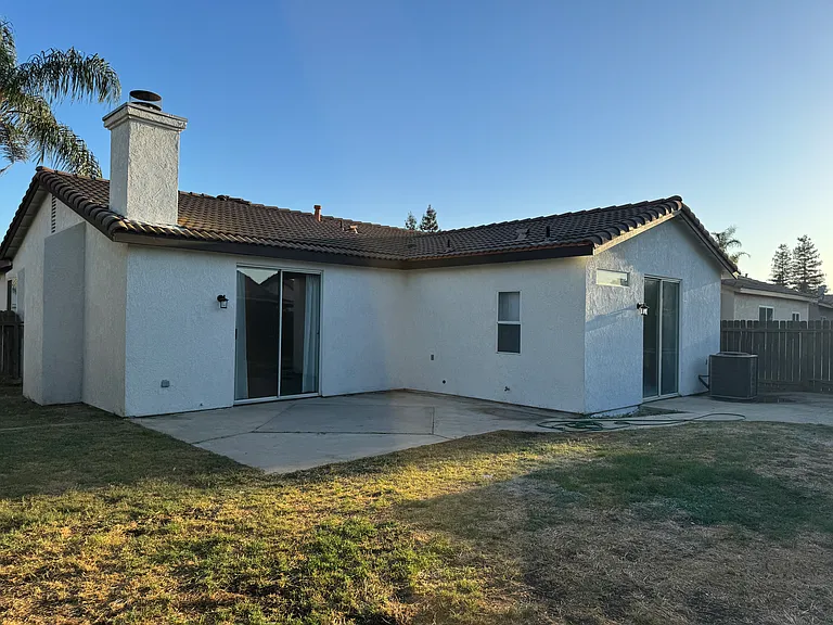 2222 W Vine Ave — Photo 32