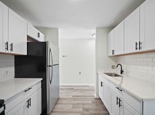 3530 W Jolly Rd APT 4, Lansing, MI 48911