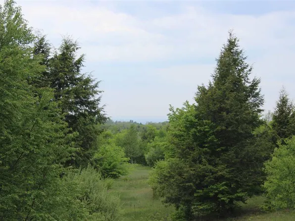 Horizon Ridge Ln, Onekama, MI 49675