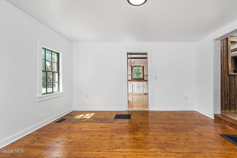 5th image of 45 Chatham Street