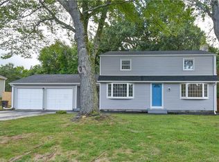 5 Elan St, Enfield, CT 06082
