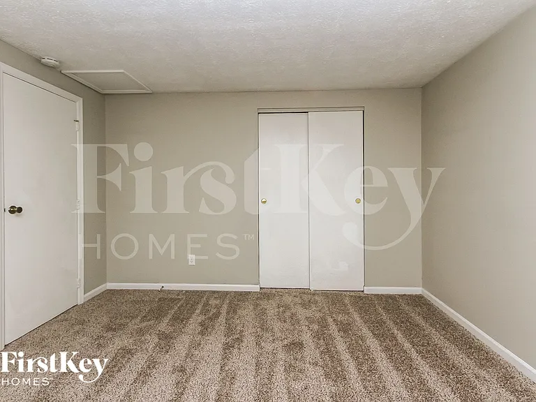 5717 Hacienda Ct — Photo 9