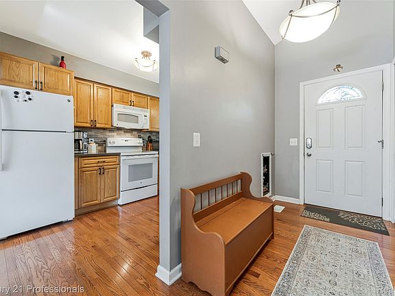 5th image of 9664 Listeria St